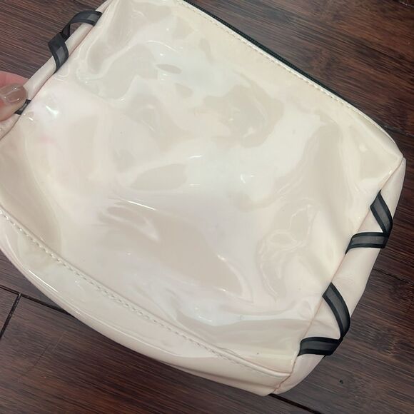 Light Pink Patent Lancôme Pouch - Makeup Travel Bag - Brand New - Bow Design - Picture 2 of 4